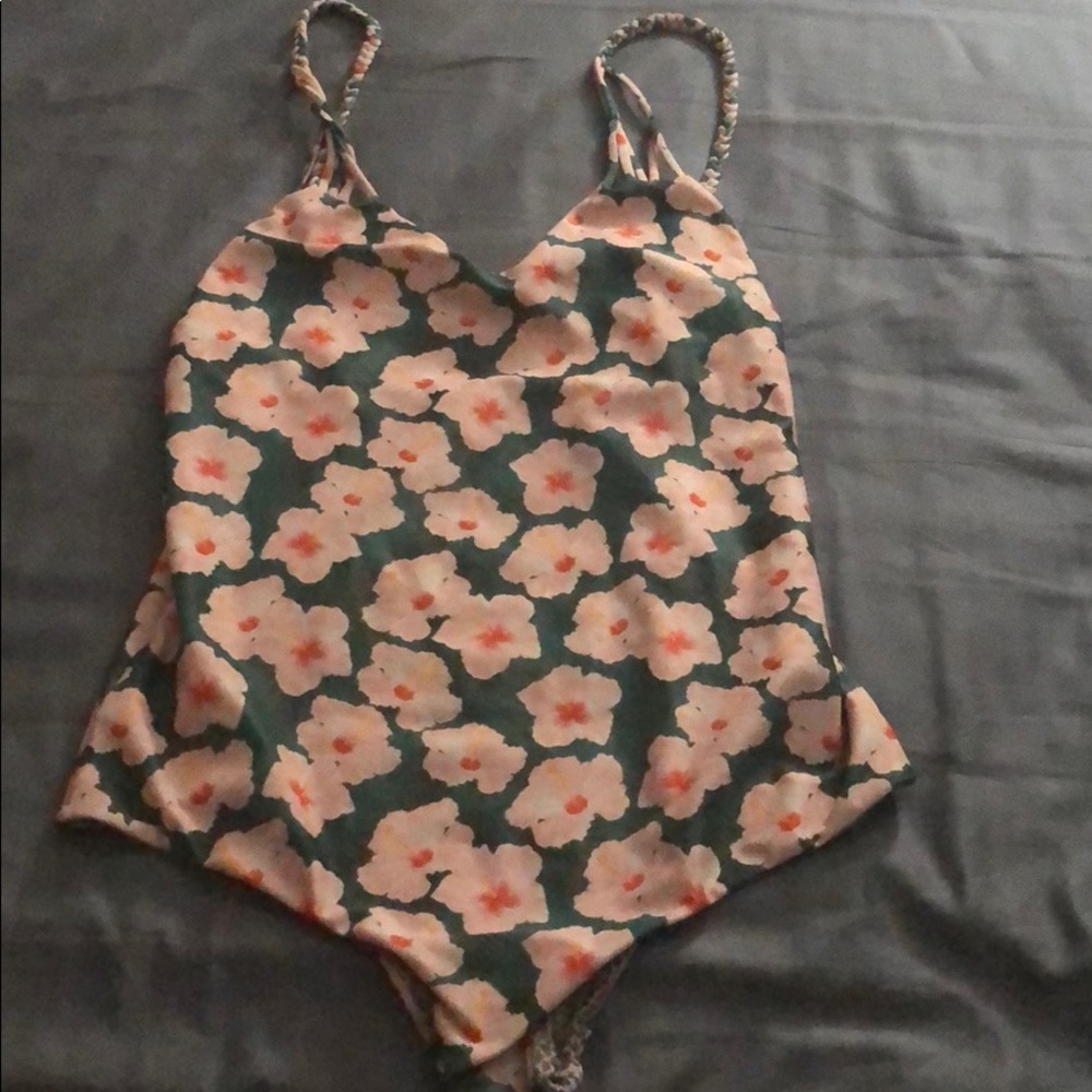 NWOT XL Capetown in Mahalo